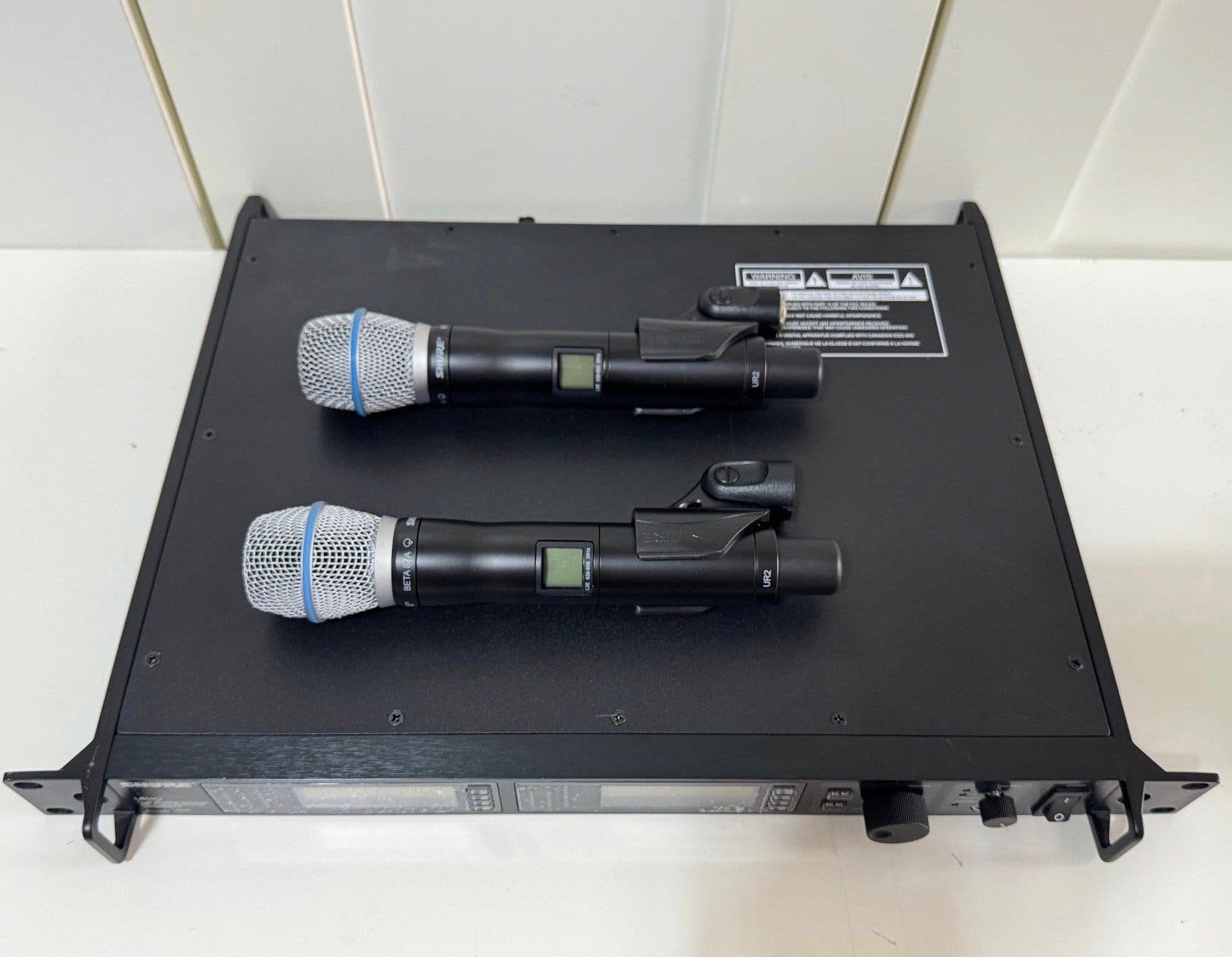Shure UR4D Dual L3 638-698 Mhz, Muziek en Instrumenten, Ophalen, Zo goed als nieuw, Zangmicrofoon