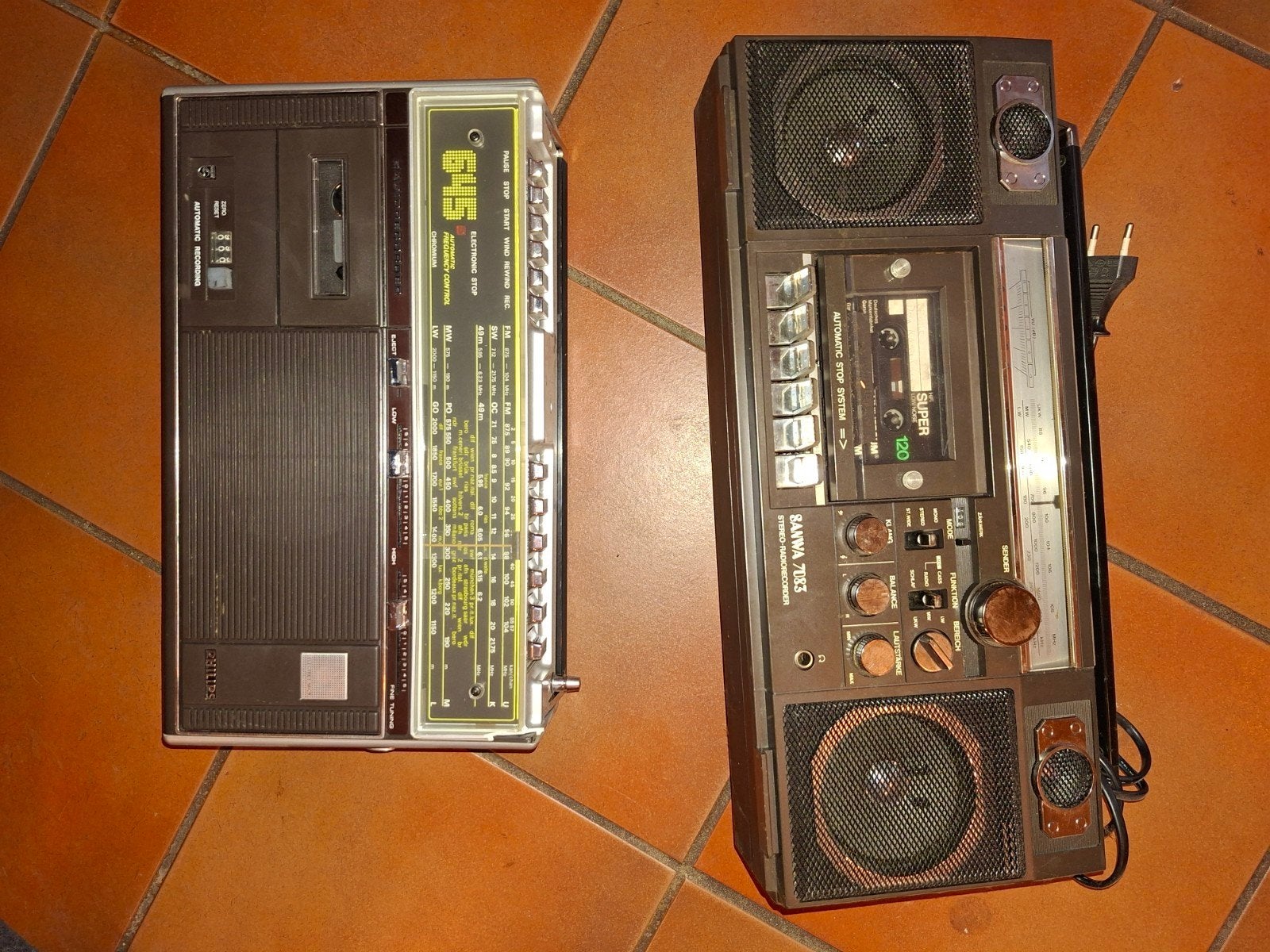 Vintage Philips & Sanwa Radio Cassette Recorders (2 stuks), Ophalen of Verzenden