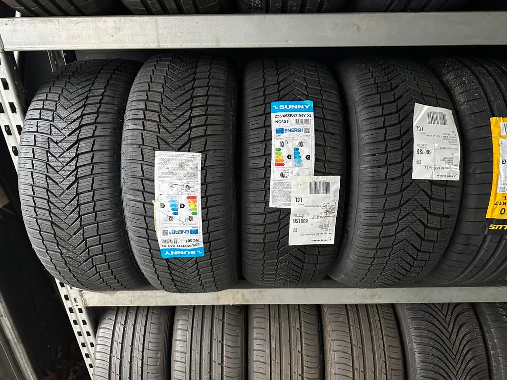 225 45 17 nieuwe zomer of 4 seizoen banden, Gebruikt, 235 mm, Band(en), Personenwagen