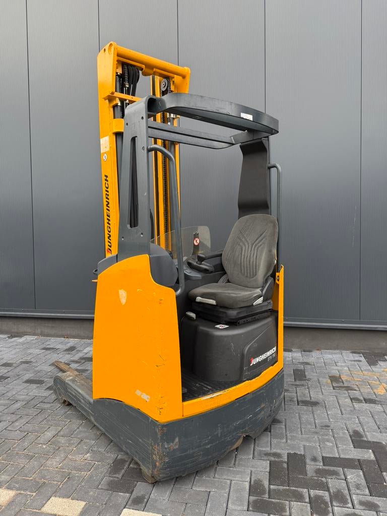 JUNGHEINRICH BJ2007 TRIPLEX 6.5M 2500UUR NETTE REACHTRUCK