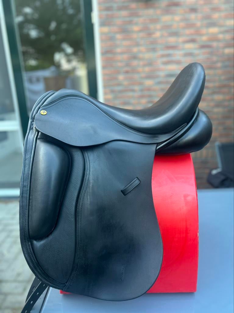 Anatomica cygnus short roll, 17,5 inch, Dieren en Toebehoren, Paarden en Pony's | Zadels, Ophalen of Verzenden, Zo goed als nieuw