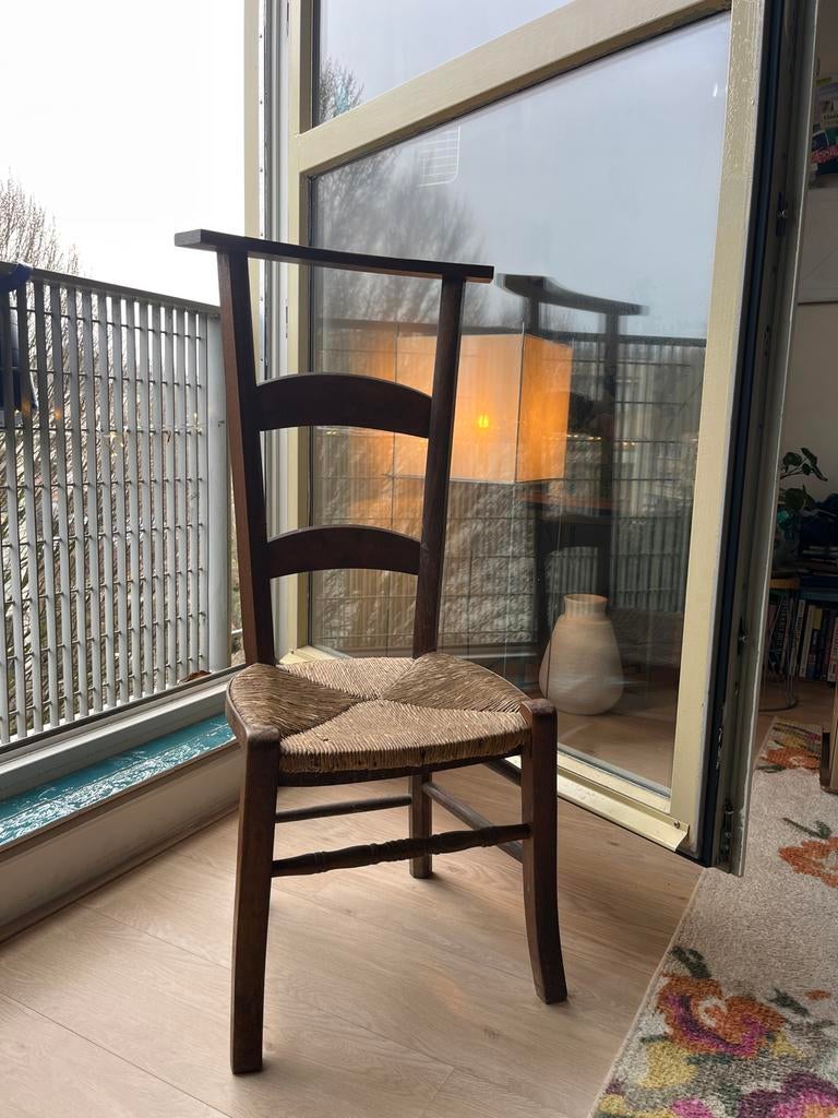 Oude bidstoel met rieten zitting, Ophalen, Gebruikt, Bruin, Eén