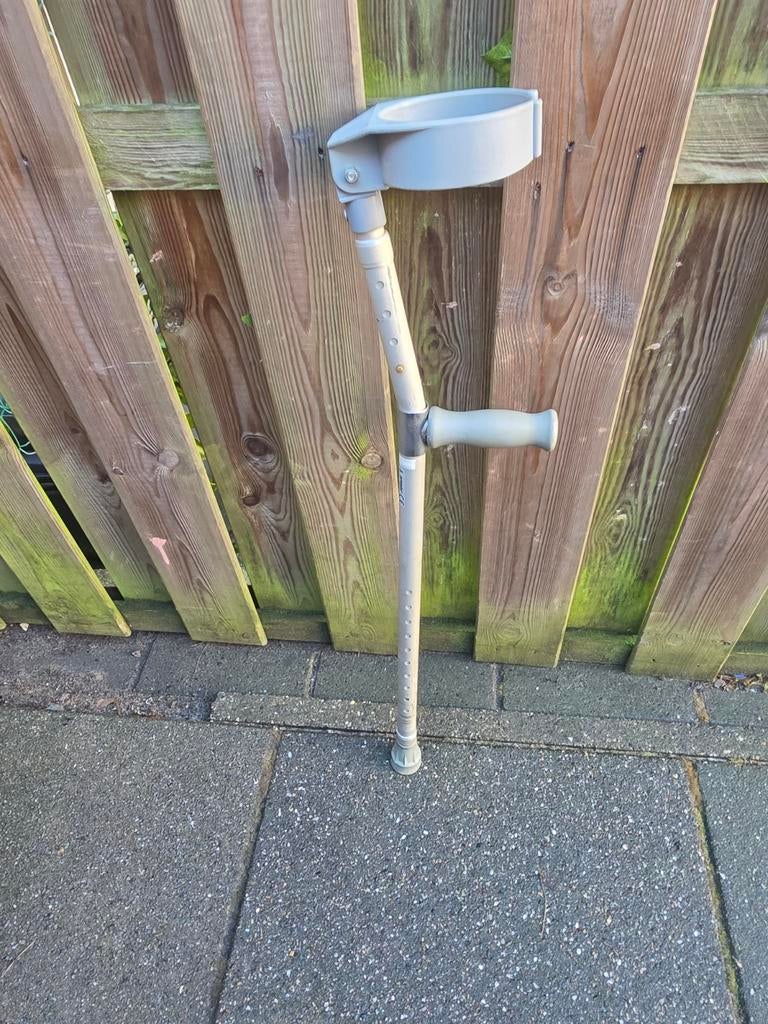 Elleboogkruk verstelbaar, Diversen, Ophalen