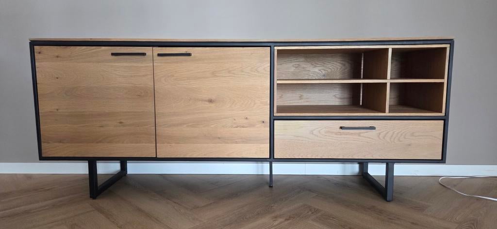 Zgan Xooon Belo Dressoir, Huis en Inrichting, Kasten | Dressoirs, Met deur(en), 150 tot 200 cm, Ophalen of Verzenden, Zo goed als nieuw