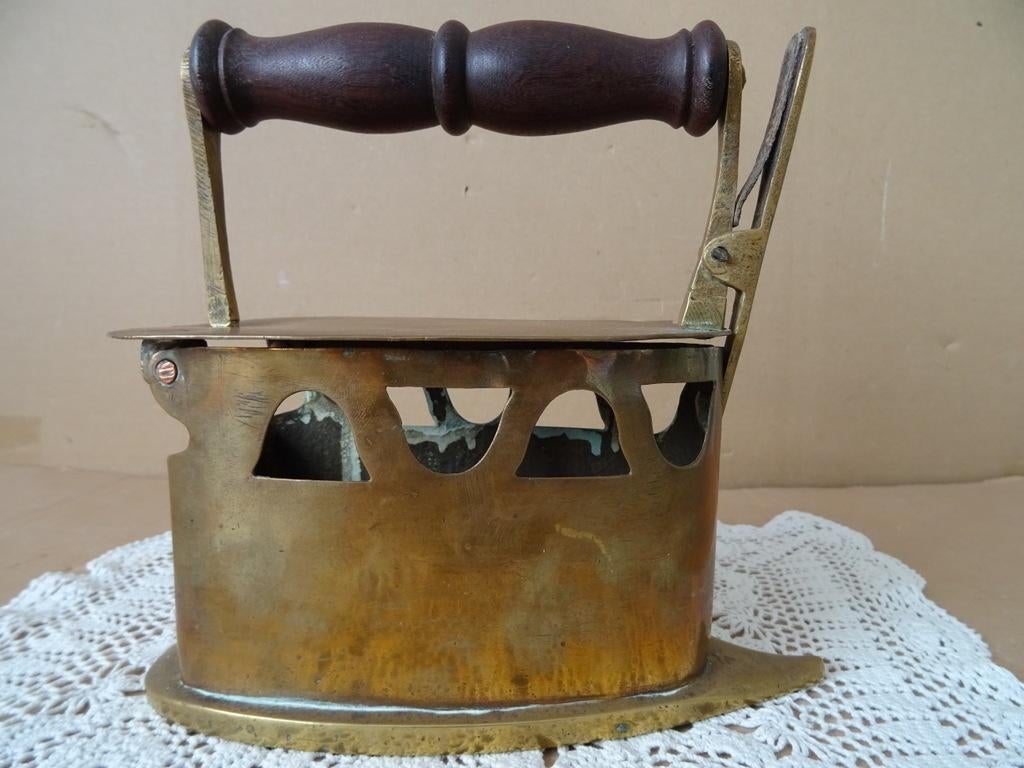 Antiek strijkijzer antiek koperen strijkijzer kolen 1860, Antiek en Kunst, Antiek | Koper en Brons, Koper, Ophalen of Verzenden