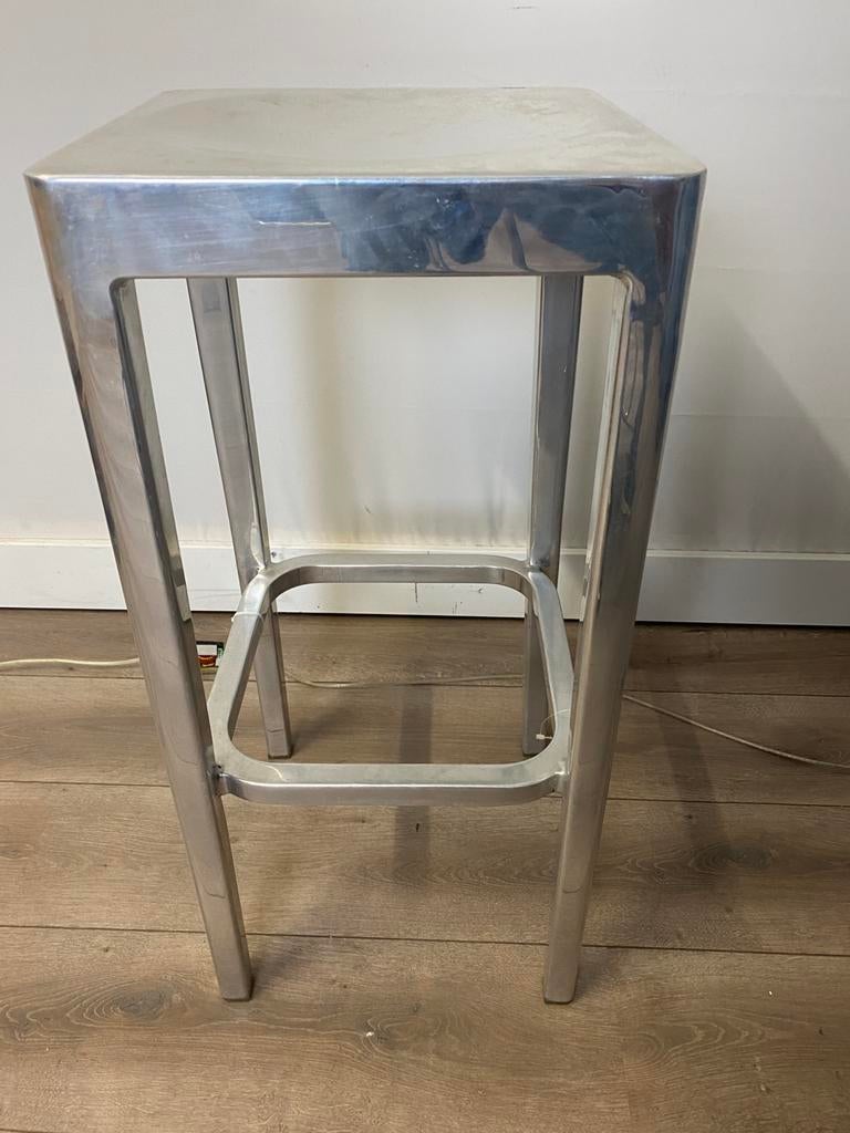 Emeco barkruk gepolijst aluminium ontwerp Philippe Starck, Ophalen, Gebruikt, 60 tot 90 cm, 1 kruk