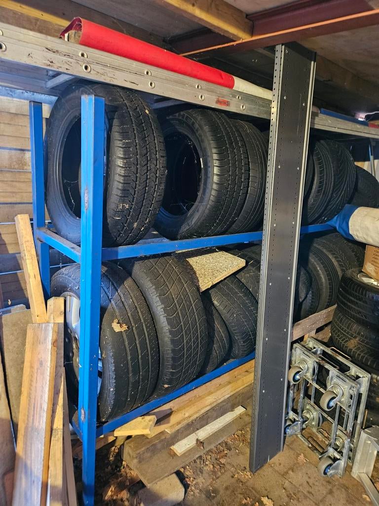 Te koop banden compleet met stelling., Ophalen, Zomerbanden, Band(en)