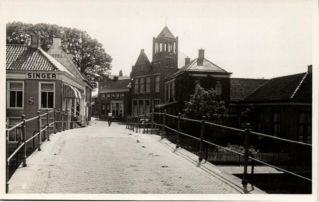 WINSUM, De Boog, Hotel, Singer (1930s) Foto-Kaart, Verzamelen, Ophalen of Verzenden, 1920 tot 1940, Groningen