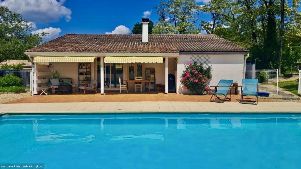 Vakantiewoning met privé zwembad in Frankrijk, Vakantie, Vakantiehuizen | Frankrijk, 5 personen, Recreatiepark, Open haard, Dordogne