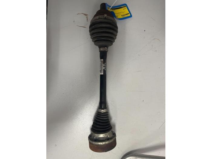 Aandrijfas links-voor van een Volkswagen Golf, Gebruikt, -, Volkswagen, -