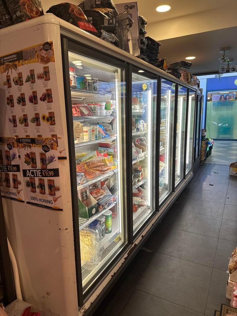 Grote Koelvitrine voor supermarkt, Ophalen of Verzenden, Gebruikt, Bakkerij en Slagerij