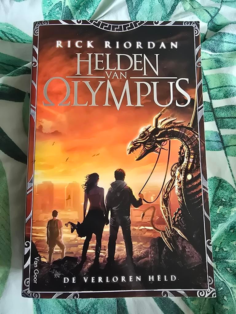 Rick Riordan: de verloren held (Helden van Olympus), pb NL, Boeken, Ophalen of Verzenden