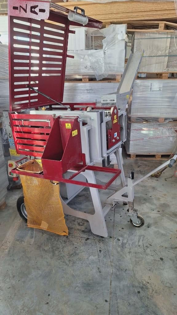 BGU aanmaakhoutmachine/zaagkloofmachine, Ophalen of Verzenden, Gebruikt, Elektrisch, Liggend