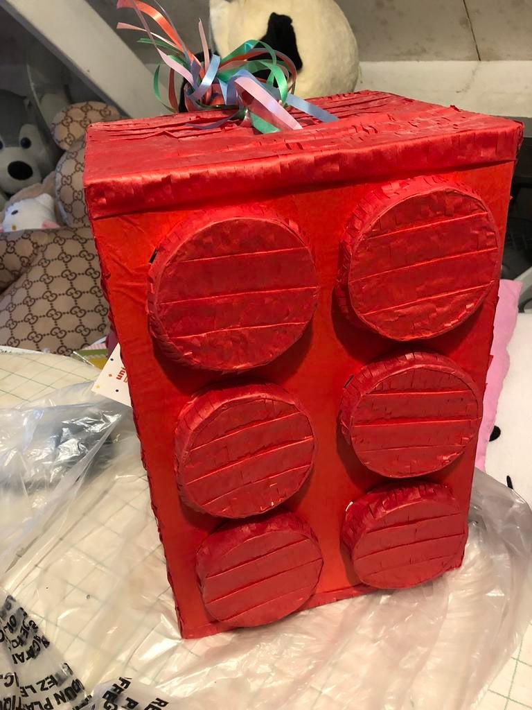 Pinata lego, Ophalen, Nieuw