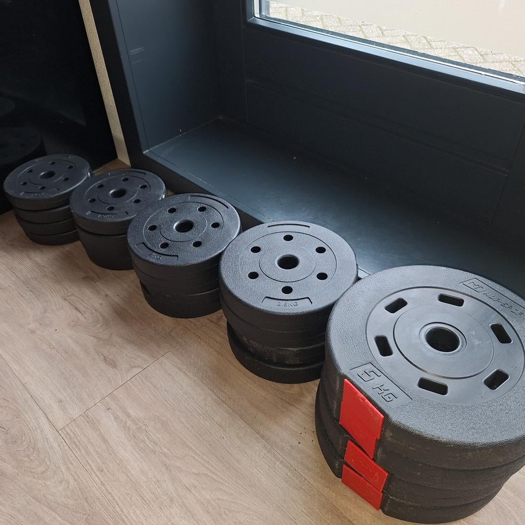 Fitnessbank met gewichten en halters, Sport en Fitness, Fitnessmaterialen, Ophalen of Verzenden, Zo goed als nieuw, Benen, Fitnessbank