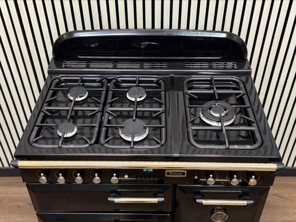Luxe Falcon Classic Fornuis zwart/messing 3 ovens 90 cm, Fornello Esperta, Ophalen of Verzenden, Zo goed als nieuw, Energieklasse A of zuiniger