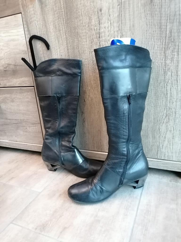 Moederdag cadeau:Luxe laarzen aparte hak. Lisa Tucci maat 38, Hoge laarzen, Zwart, Zo goed als nieuw, Lisa Tucci