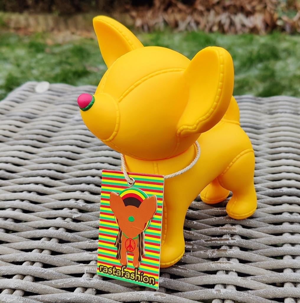 Gele Chihuahua Spaarpot Rasta Fashion, Verzenden, Gebruikt, Kunststof, Dier