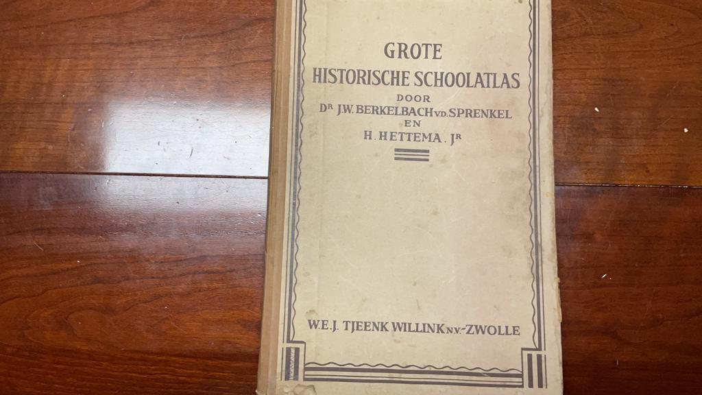Grote Historisch sch.atlas, Berkelbach, Spr. En Hettema 1941, Boeken, Atlassen en Landkaarten, Gelezen, Overige atlassen, Ophalen of Verzenden