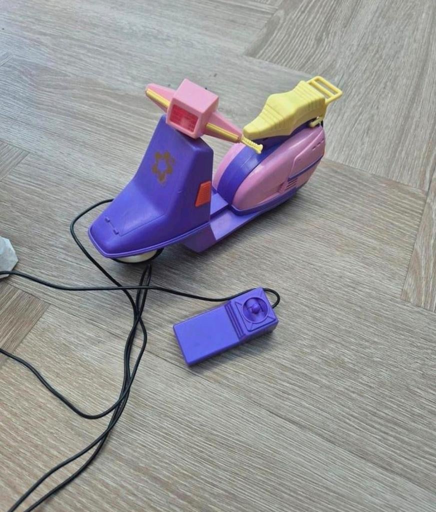 Barbie scooter / speelgoed vintage, Ophalen of Verzenden, Gebruikt, Afstandsbediening