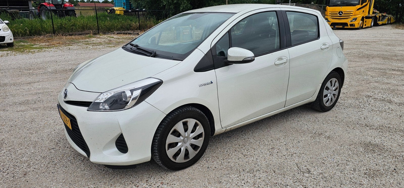 Toyota Yaris 1.5 Full Hybrid CVT 5DR 2012 Wit, Auto's, 74 pk, 4 cilinders, Origineel Nederlands, Yaris