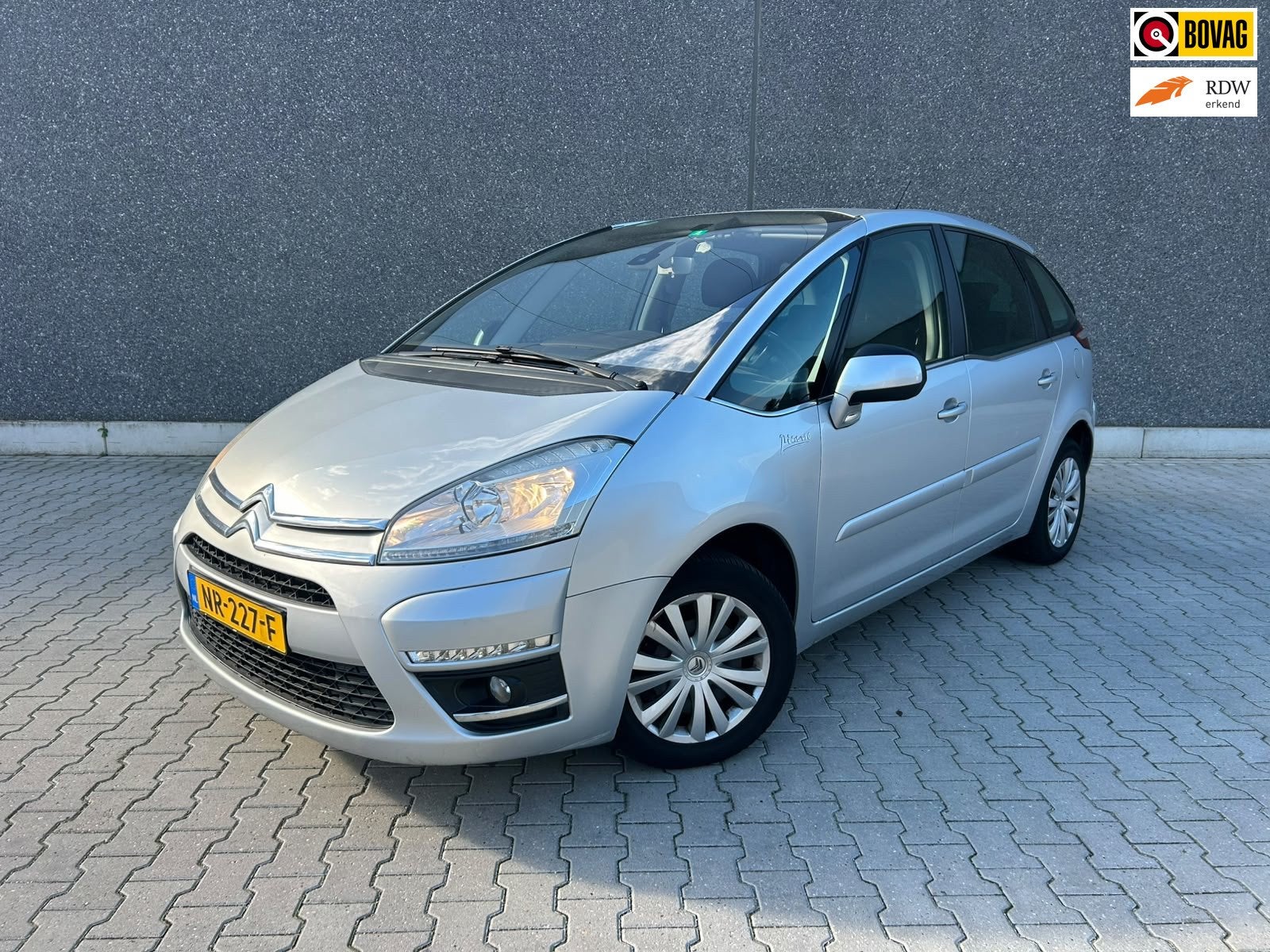 Citroen C4 Picasso 1.6 VTi Tendance | NAVI | BLUETOOTH | CC, Auto's, 4 cilinders, C4 (Grand) Picasso, 14 km/l, Handgeschakeld