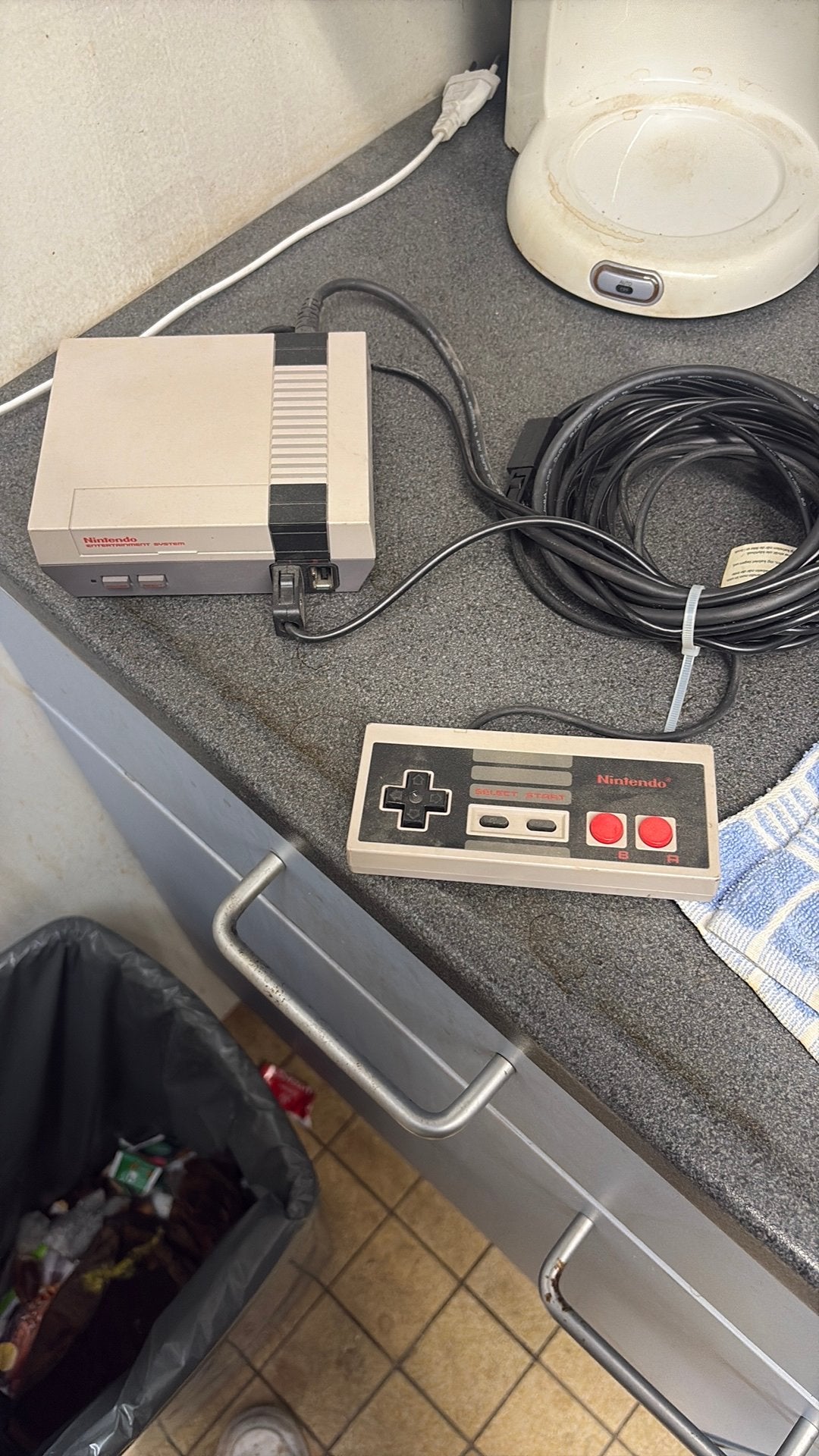 Nintendo Entertainment System (NES) met controller, Spelcomputers en Games, Spelcomputers | Nintendo NES, D, Gebruikt, G, R