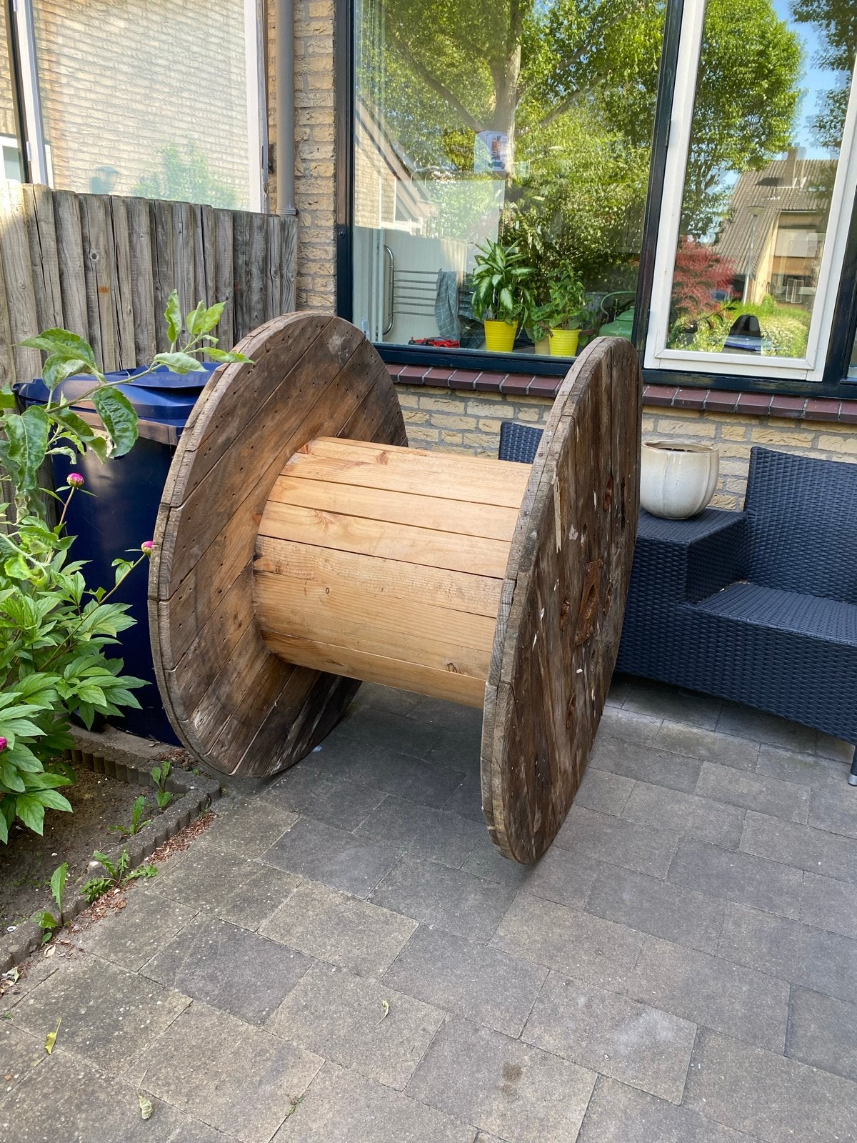 Gratis grote houten kabelhaspel - decoratief en robuust, Ophalen, Gebruikt