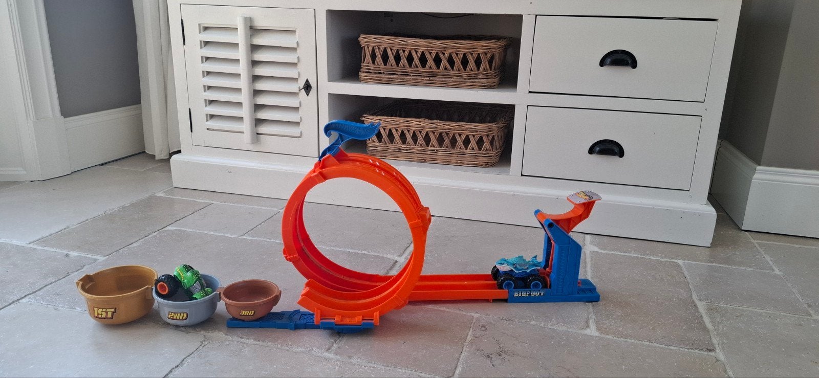 Hot Wheels speelset met vrachtwagen en monster trucks, Ophalen of Verzenden, Gebruikt