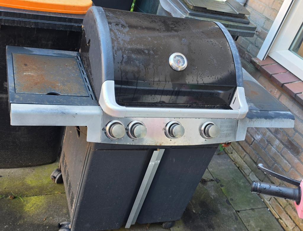 Te Koop Gas Barbecue, Tuin en Terras, Gasbarbecues, Ophalen of Verzenden, Zo goed als nieuw