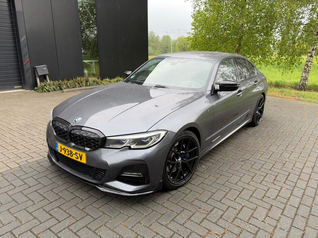 BMW 3-Serie 330i 310PK Head-UP | Panorama | Carbon | Laser.., Auto's, BMW, Automaat, 1998 cc, Achterwielaandrijving, 4 cilinders