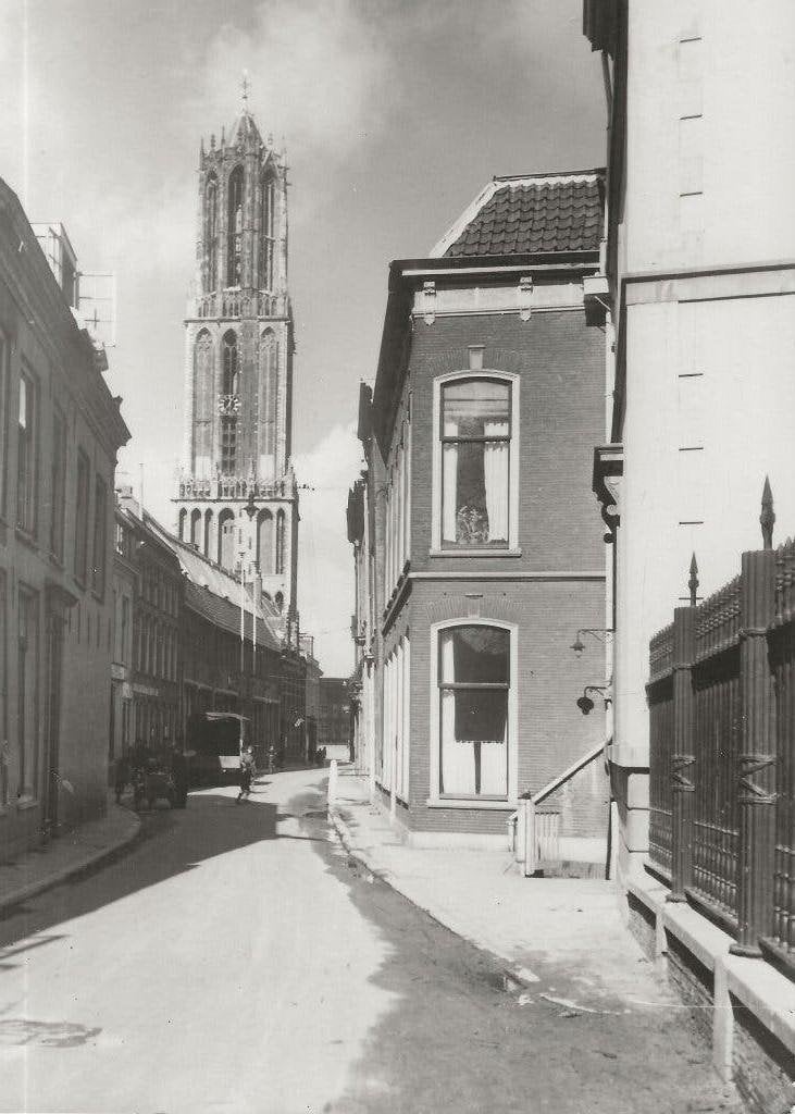 Utrecht Doorkijkje naar de Dom Foto 24-18 cm, Ophalen of Verzenden, Voor 1920, Ongelopen, Utrecht