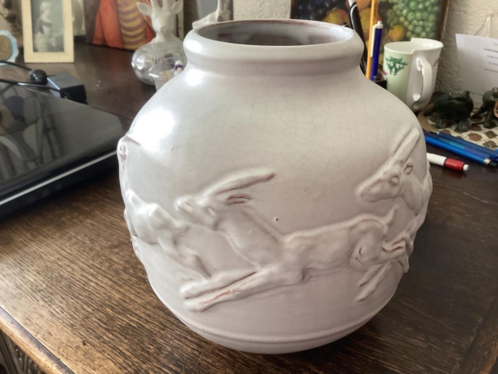 Mobach Vaas  rondom Herten // hoog 21 cm, Antiek en Kunst, Ophalen of Verzenden