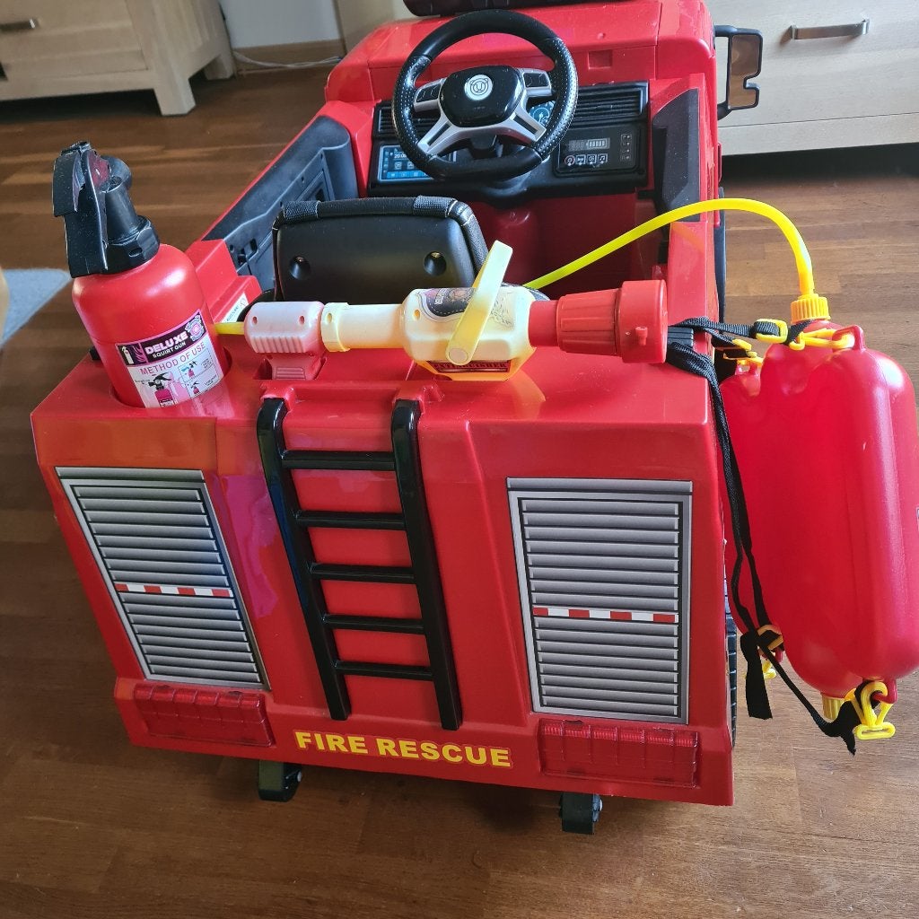 Foto 2 van Grote elektrische brandweerauto met licht en geluid