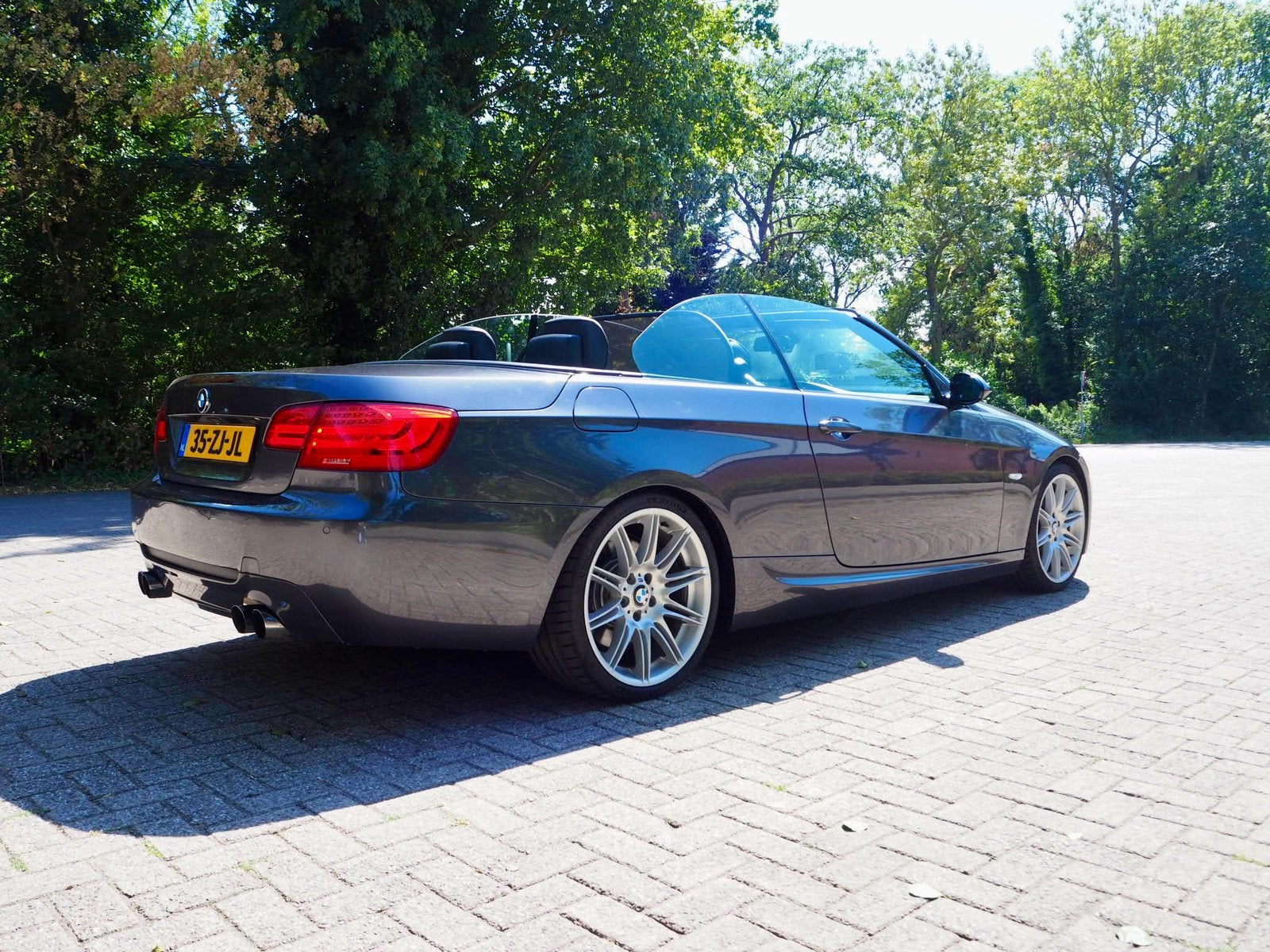 BMW E93 3-Serie 335i Cabrio M-Sport 2007 Grijs Youngtimer, Automaat, Achterwielaandrijving, Cabriolet, 4 stoelen