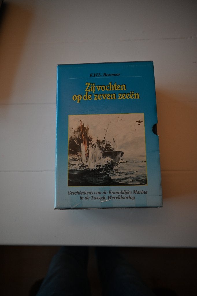 Zij vochten op de zeven zeeën 2 delen in box, Tweede Wereldoorlog, Ophalen of Verzenden, Zo goed als nieuw, K.W.L. Bezemer