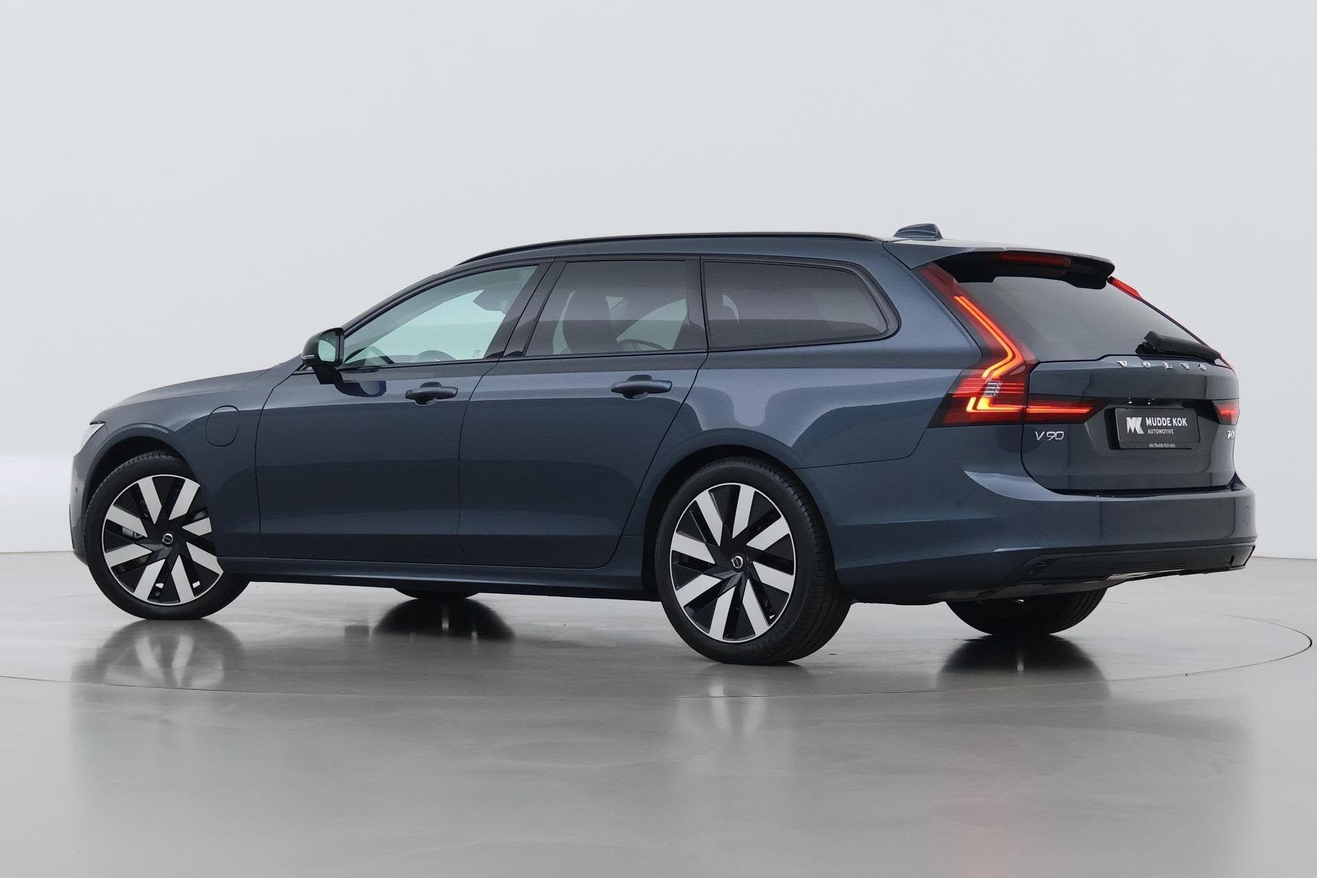 Volvo V90 T6 Plus Dark | Harman/Kardon | BLIS | Stoel- & Stu, Automaat, Euro 6, 4 cilinders, 1969 cc