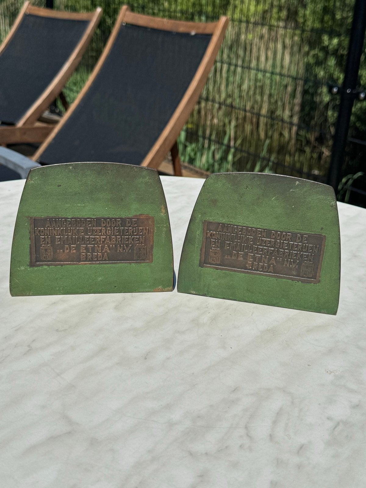 Vintage Boekensteunen 'De Etna' Breda - Smeden, Ophalen