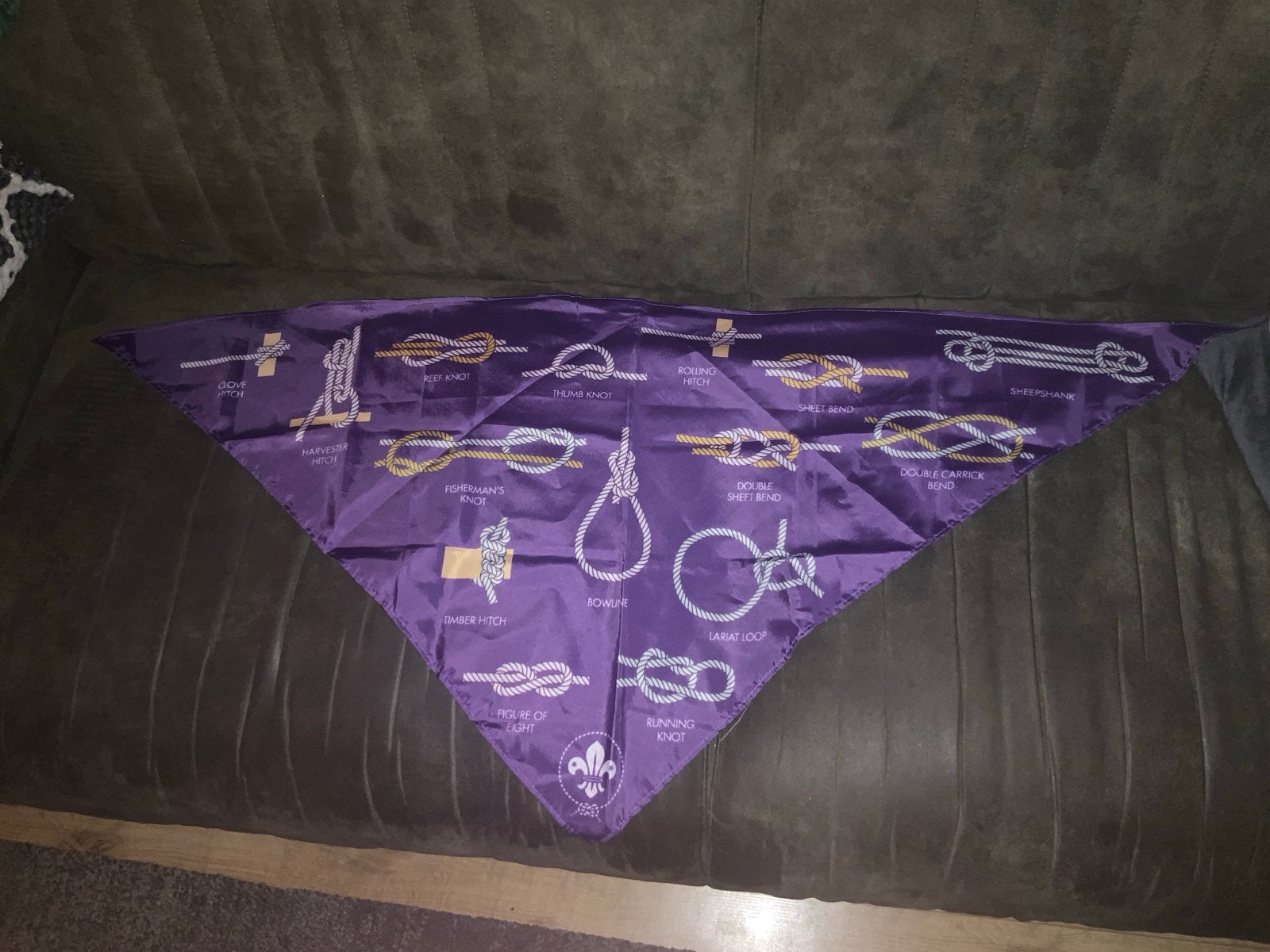 Scoutingdassen knopen en smileys, Verzamelen, Scouting, Ophalen of Verzenden, Gebruikt, Kleding