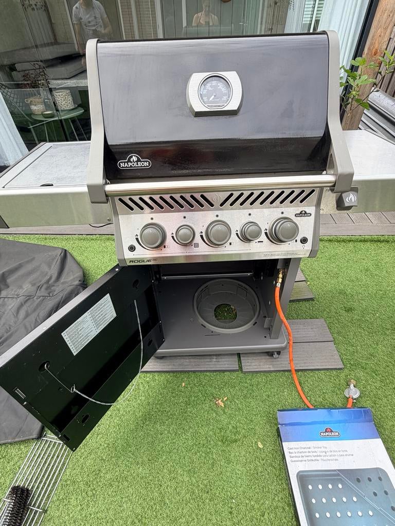 Napoleon Rogue Gasbarbecue, Ophalen, Zo goed als nieuw