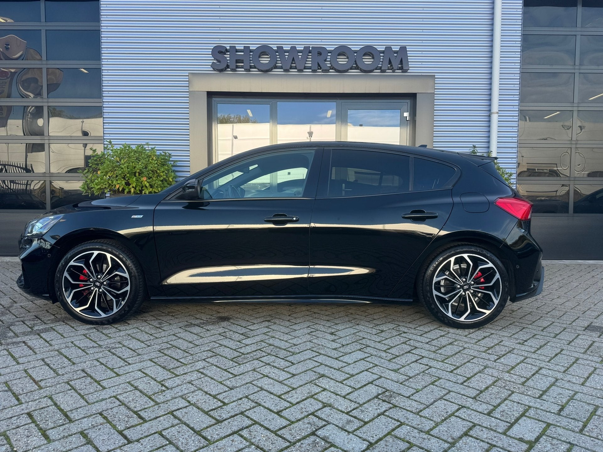 Ford Focus 1.0 EcoBoost ST-Line Black Automaat|Applecarplay|, Auto's, Dealer onderhouden, Gebruikt, Zwart, Bedrijf