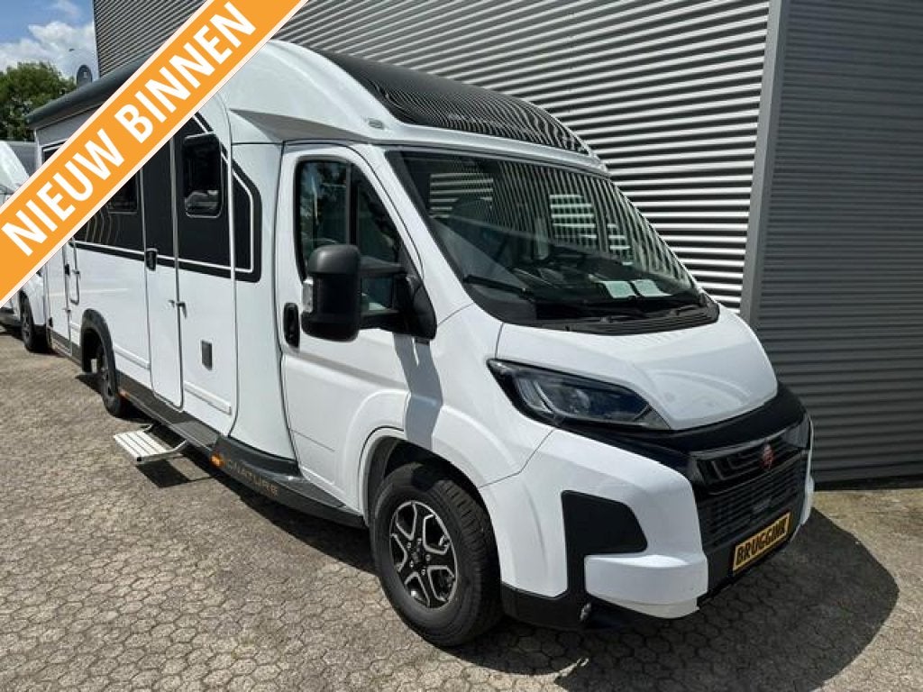 Bürstner Signature SFT 7.4 CAMPER VAN HET JAAR!, Caravans en Kamperen, Automaat, Hordeur, Ringverwarming, Fiat