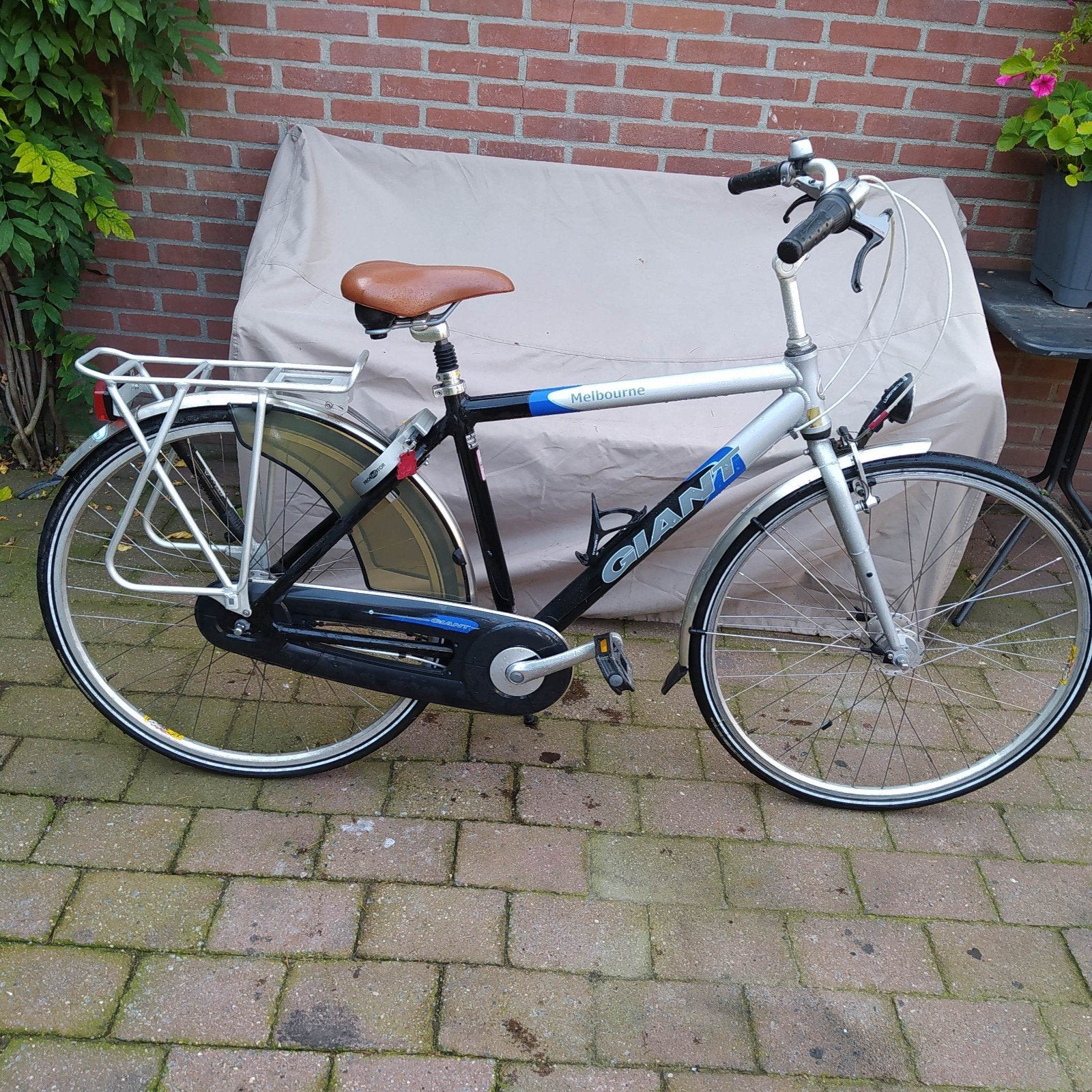 28 inch Giant Melbourne met versnellingen, Fietsen en Brommers, Ophalen, Zo goed als nieuw, Giant, Versnellingen