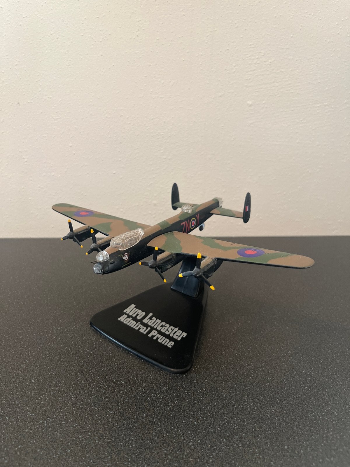 Avro Lancaster Admiral Prune modelvliegtuig, Overige merken, 1:72 tot 1:144, Ophalen of Verzenden, Zo goed als nieuw