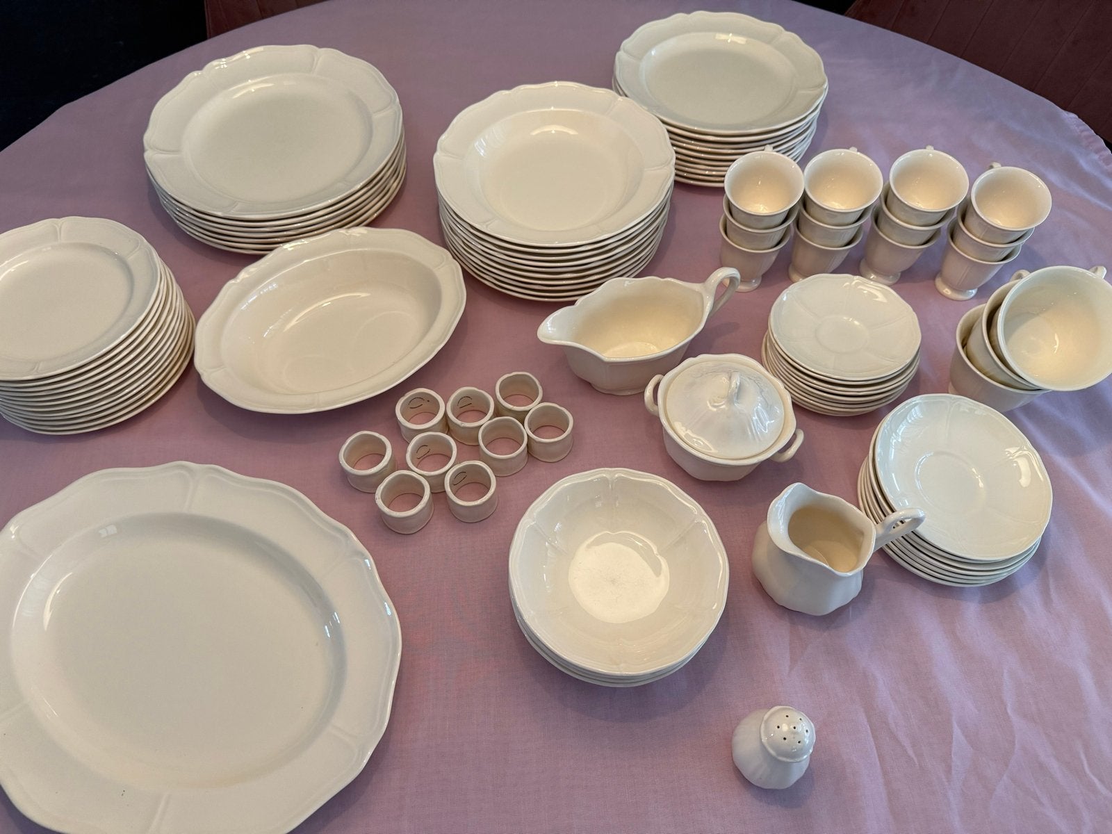 Uitgebreid Wedgwood Queen's Ware servies - 70+ delig, Ophalen, Keramiek, Zo goed als nieuw, Wedgwood