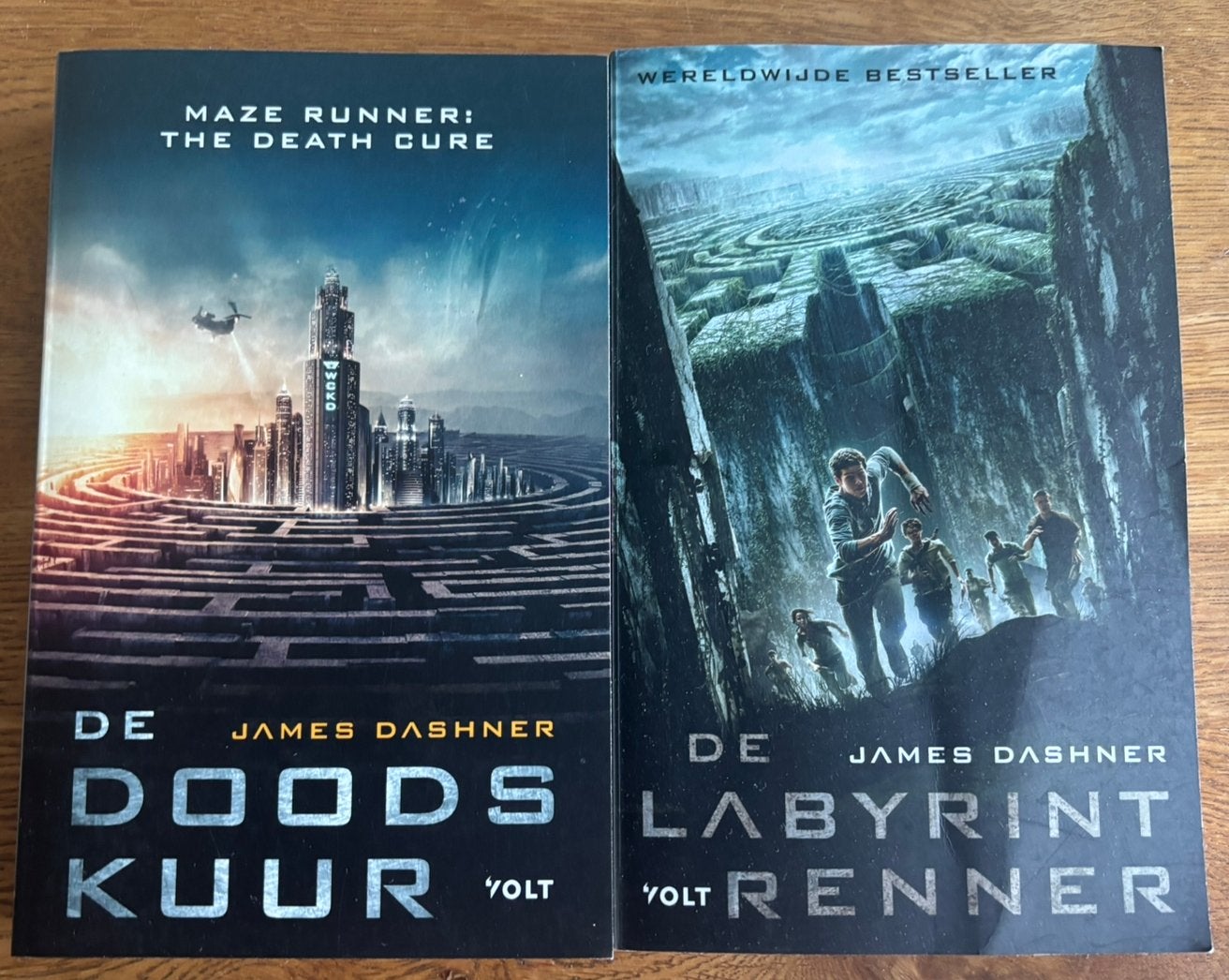 James Dashner: De Labyrint Renner & De Doodskuur, Boeken, Ophalen of Verzenden, Zo goed als nieuw