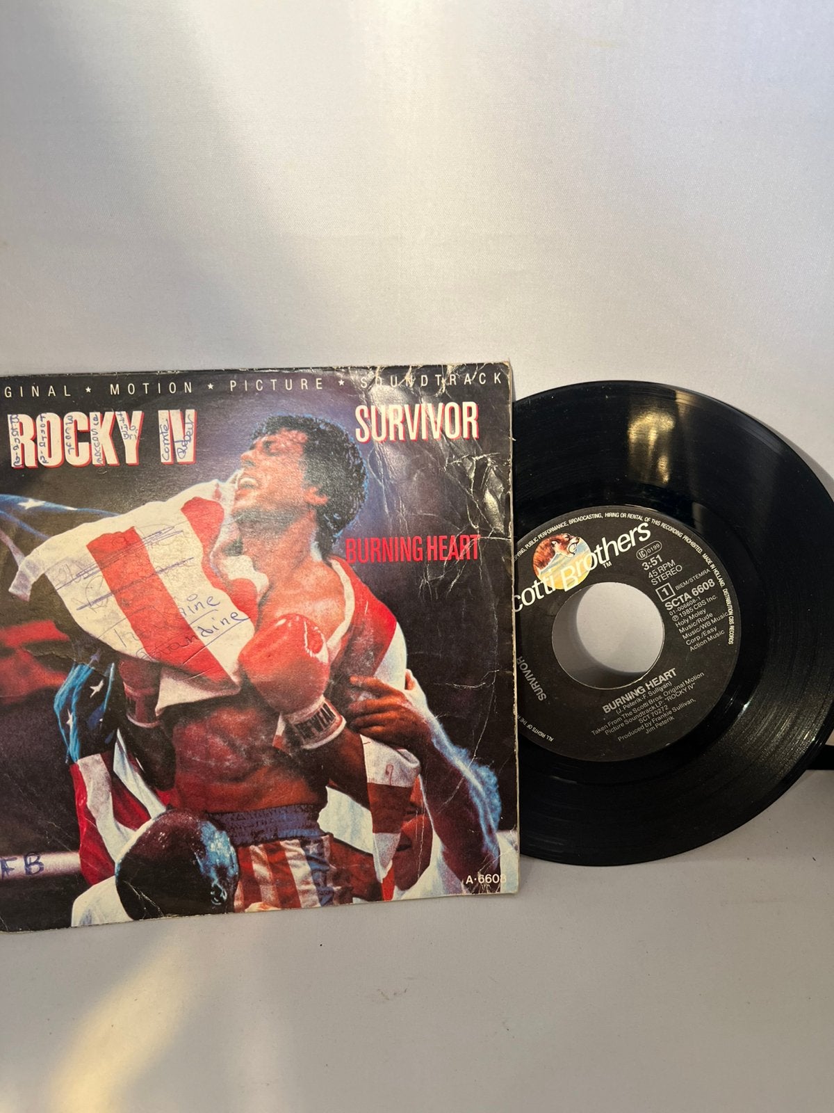 Survivor - Burning Heart (Rocky IV Soundtrack) Single, Fotohoes, Ophalen of Verzenden, Gebruikt, Filmmuziek en Soundtracks