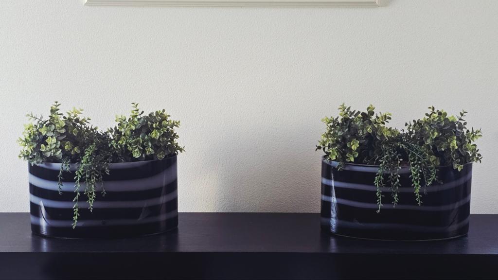 Ikea glazen vaas/plantenbak met 6 kunstplanten, Huis en Inrichting, Overige kleuren, Ophalen of Verzenden, Minder dan 50 cm, Glas