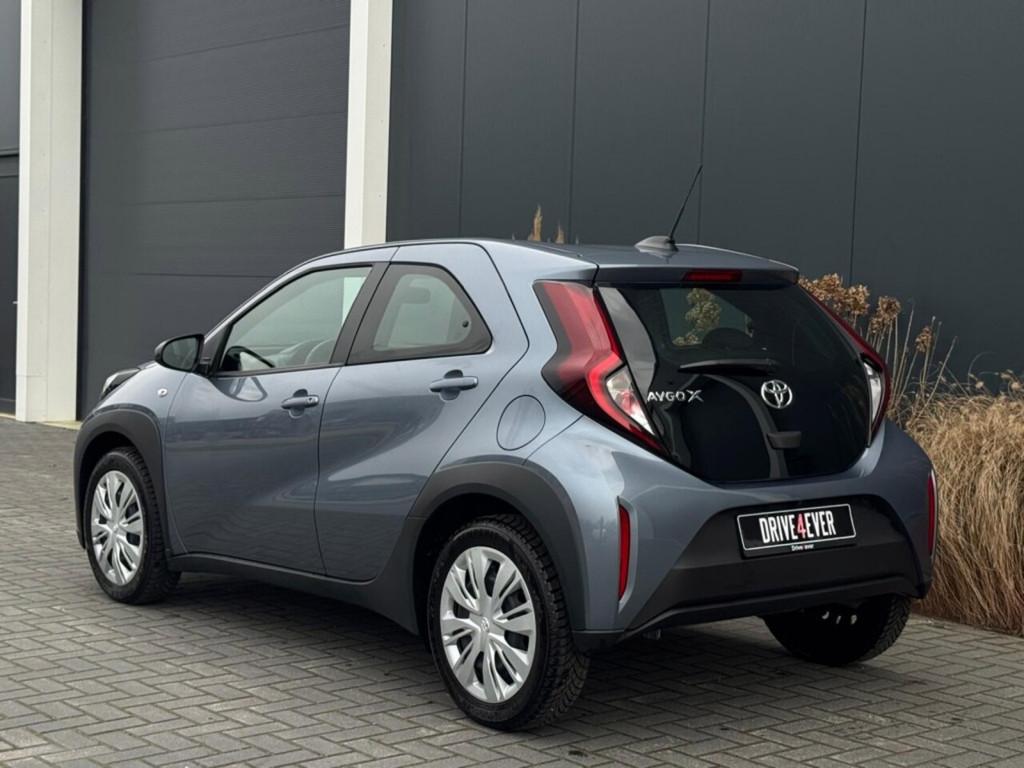 Toyota Aygo X 1.0 VVT-i S-CVT Prem AUTOMAAT NAVI CAMERA LED, Auto's, Automaat, Gebruikt, Blauw, 3 cilinders