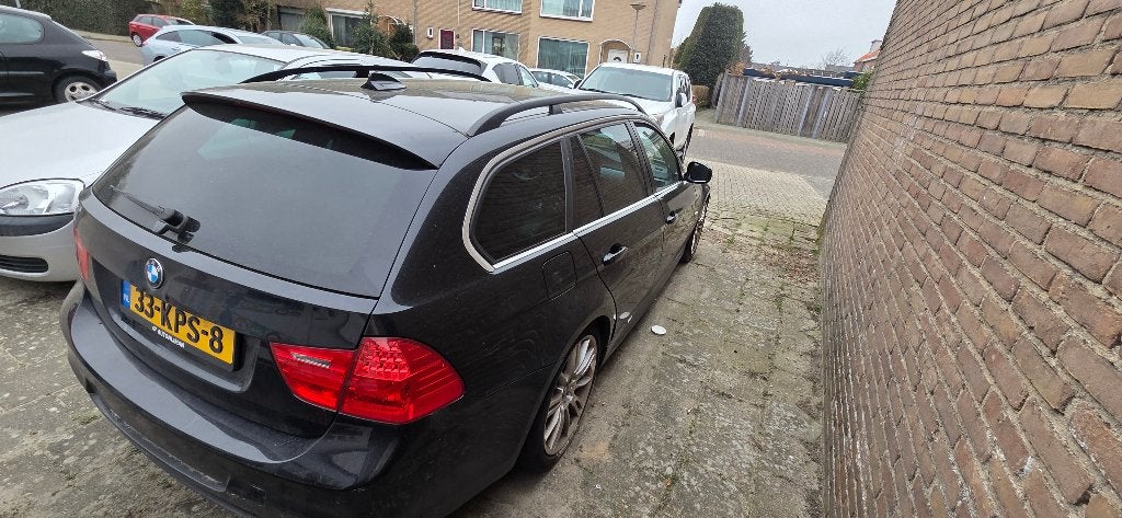 BMW 3-Serie 2.0 318 I Touring AUT 2010 Zwart, Automaat, 1995 cc, 1435 kg, Zwart